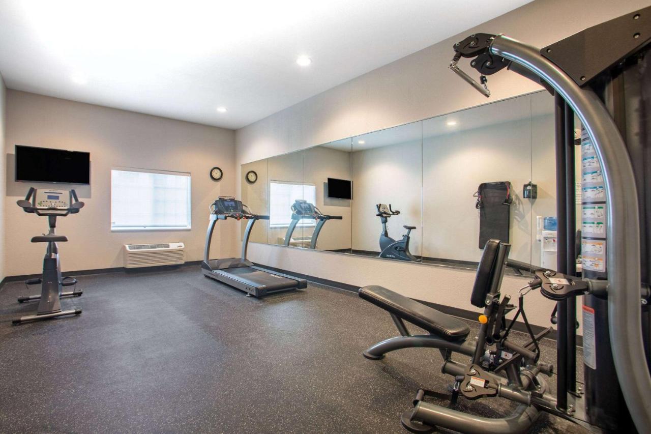 Microtel Inn & Suites By Wyndham Liberty Ne Kansas City Area מראה חיצוני תמונה